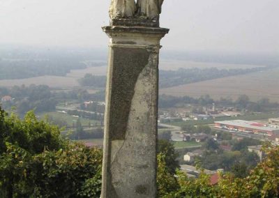 Lendva (Szlovénia) Szt. Mária és Anna kőfiguráinak és alépítményének restaurálása